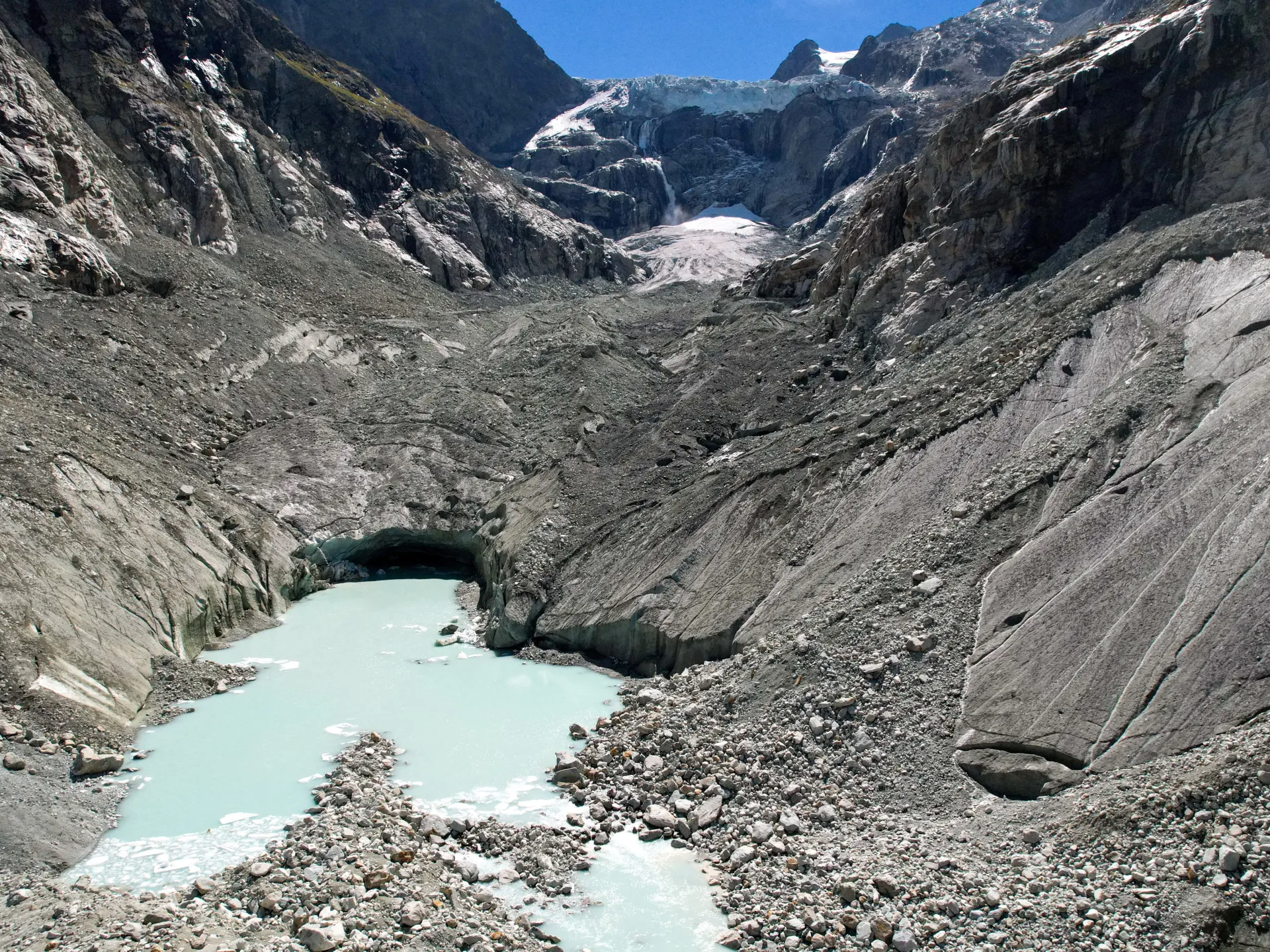 2026-10-01T052934Z_1591117956_RC2QBNA5ULNI_RTRMADP_3_CLIMATE-CHANGE-SWISS-GLACIERS-1790856548.jpg
