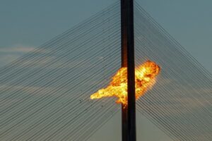 2026-10-02T183507Z_141873794_RC22VNAENARA_RTRMADP_3_UKRAINE-CRISIS-ATTACK-KYIV-BRIDGE.JPG
