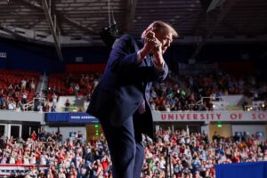 2026-10-03T005354Z_1277620878_RC2CVNAG1VS2_RTRMADP_3_USA-TRUMP-ALABAMA.JPG