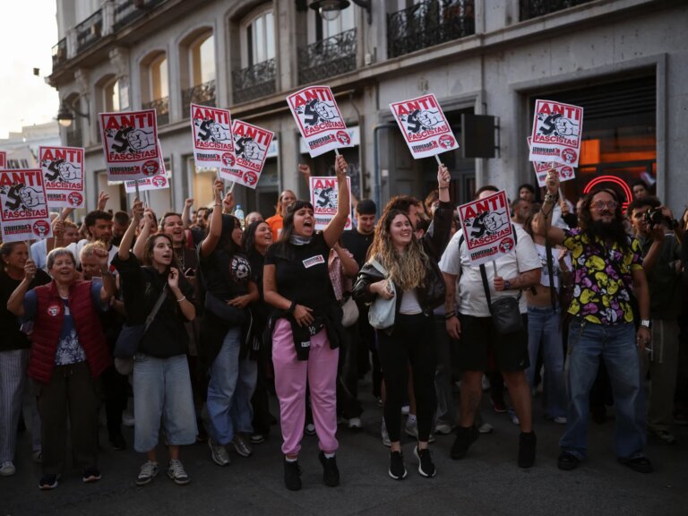2026-10-03T215034Z_1776170968_RC2UVNAFRNY4_RTRMADP_3_SPAIN-HOUSING-PROTEST-1791100921.jpg
