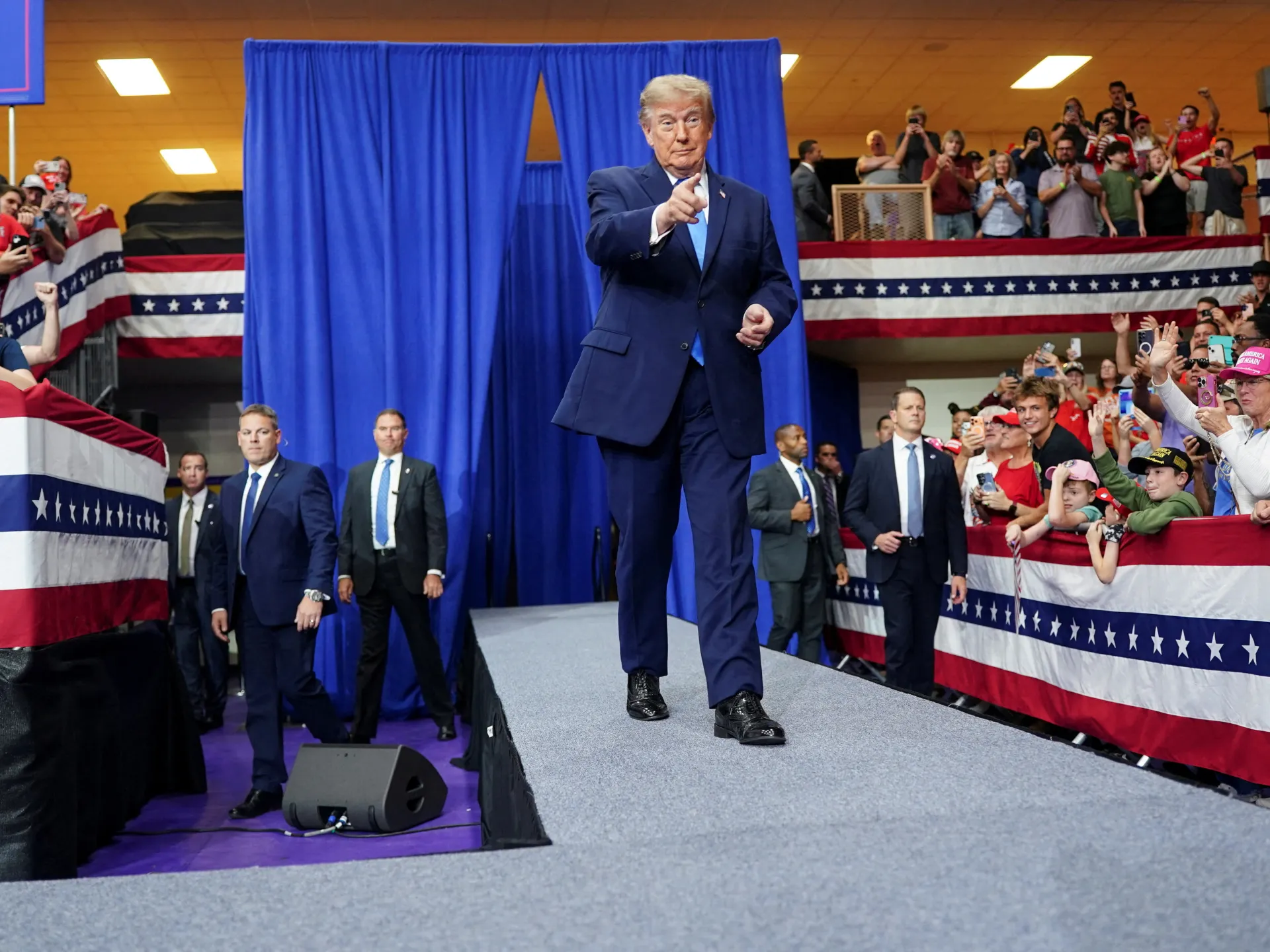 2026-10-04T060611Z_134793740_RC20WNAPI0PB_RTRMADP_3_USA-TRUMP-1791249498.jpg
