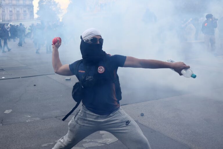 2026-10-17T104757Z_38694920_RC2Y4OAJ1Q00_RTRMADP_3_FRANCE-PROTEST.JPG