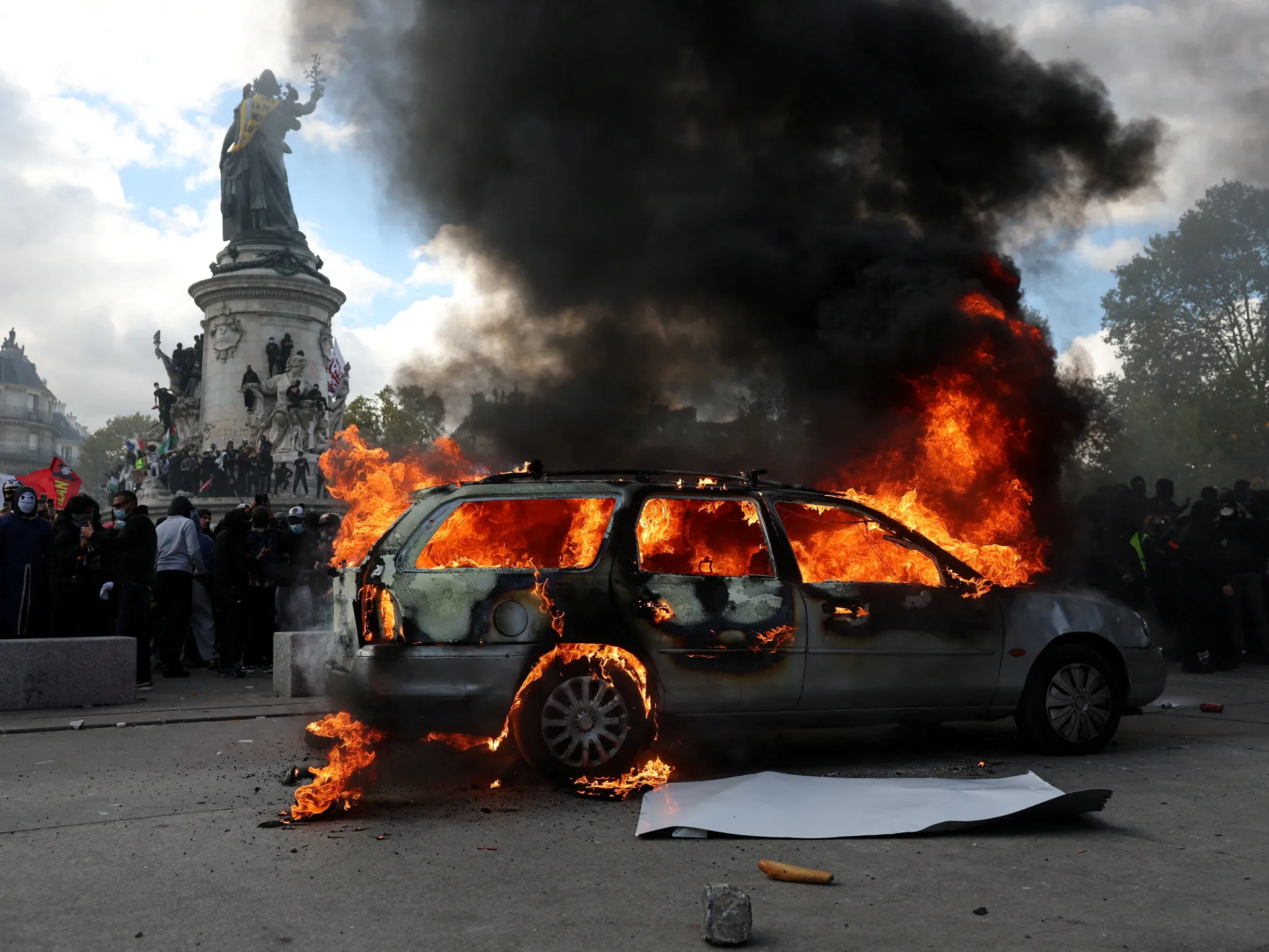 2026-10-17T193114Z_1854126230_RC205OA5S9MO_RTRMADP_3_FRANCE-PROTEST-1792302234.jpg