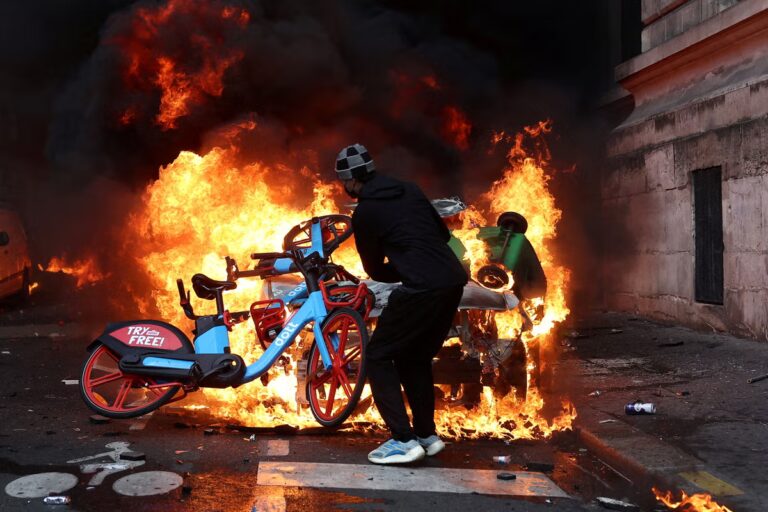 2026-10-19T163154Z_159596279_RC225OABWDOX_RTRMADP_3_FRANCE-PROTEST-ELECTRIC-BIKES.JPG