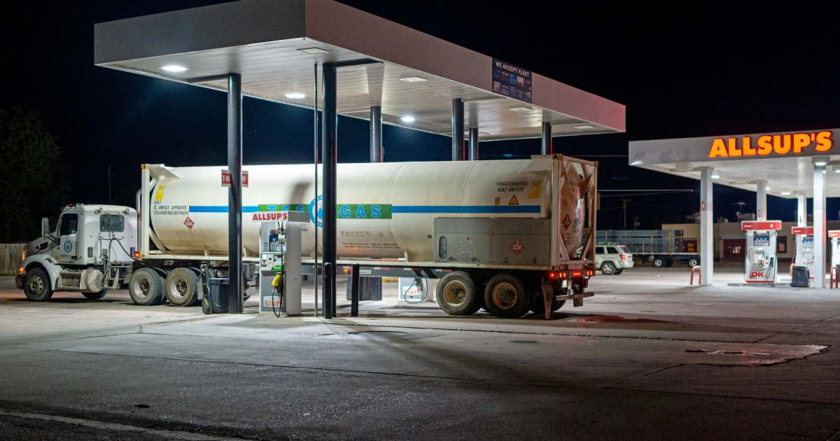 261002-diesel-truck-mn-1015-2f7c75.jpg