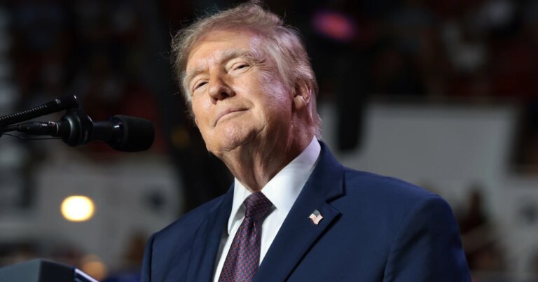 261003-donald-trump-rally-ww-1122-04b7eb.jpg