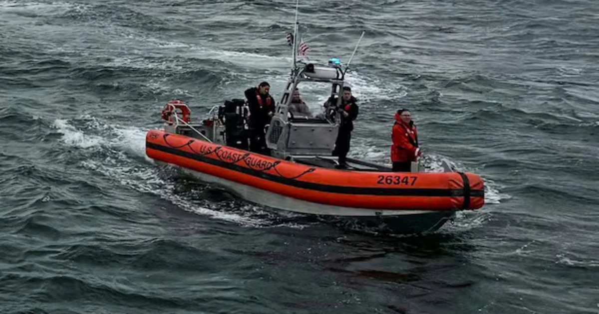 261004-coast-guard-vl-1042a-27d090.jpg