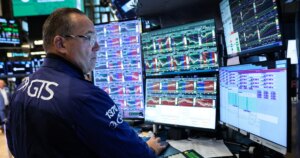 261006-nyse-vl-1012a-293c7e.jpg