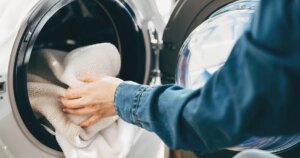 261008-HOW-TO-clean-dryer-bd-main-3be3e1.jpg