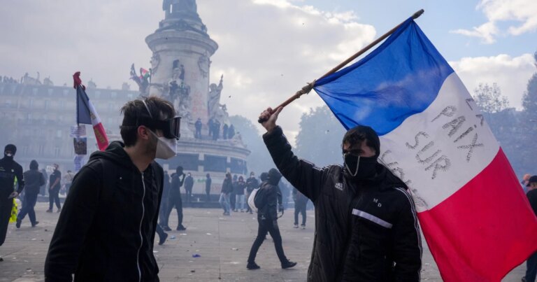 261017-france-protest-ch-1055-e33c8b.jpg