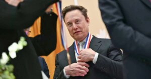 261019-elon-musk-mn-0845-6be1a3.jpg
