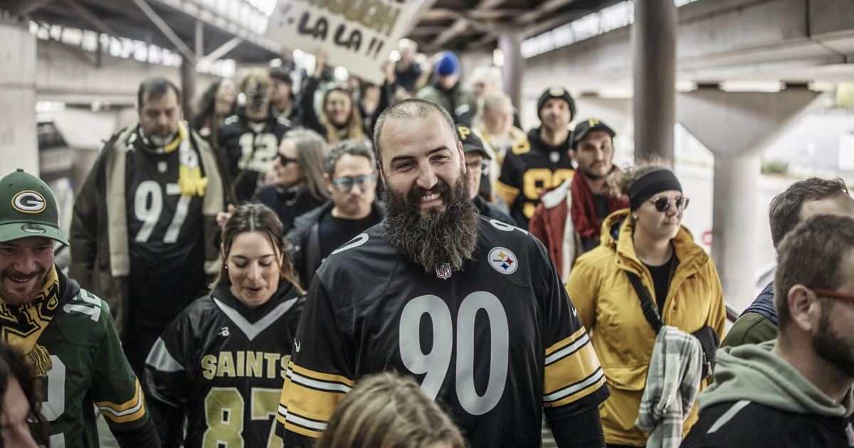 261025-steelers-saints-paris-mn-1435-b1f057.jpg