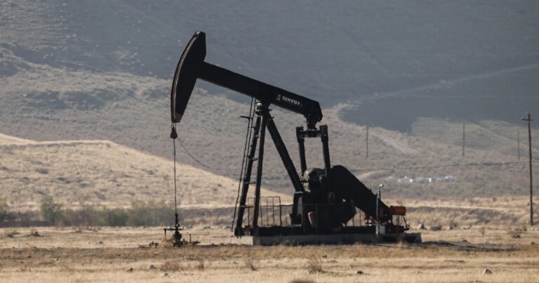 261027-oil-well-ch-1439-65bd8d.jpg