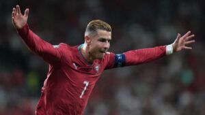 ronaldo-31221791370444.jpg